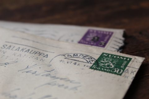 Znaczki pocztowe na listach